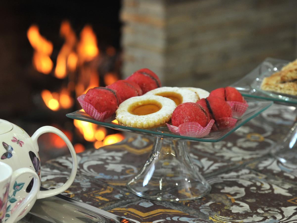 La Canonica Dei Fiori - Anna Fendi Country House Hotel Ronciglione  Luaran gambar